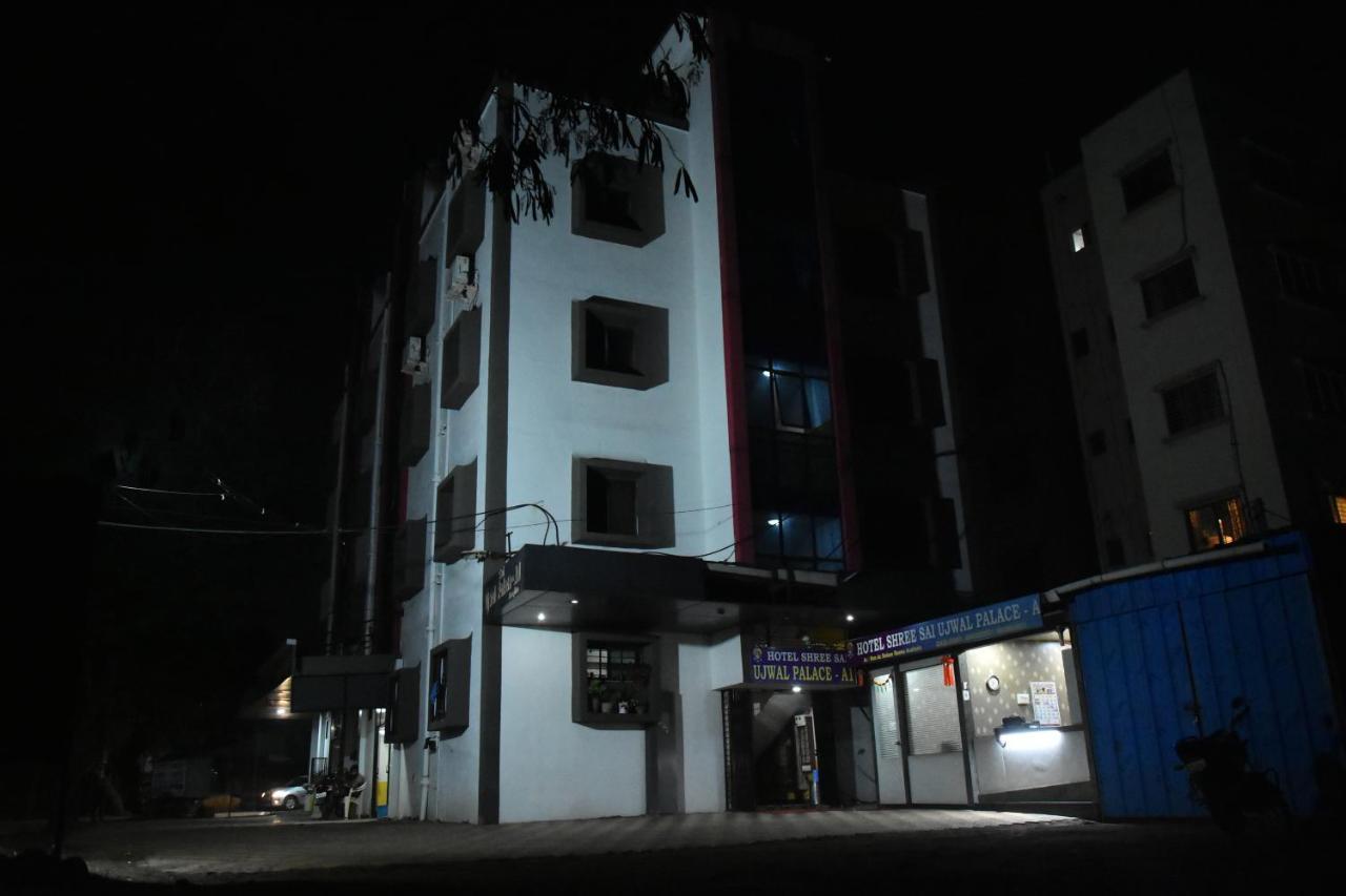 Hotel Temple Sai Shirdi Buitenkant foto