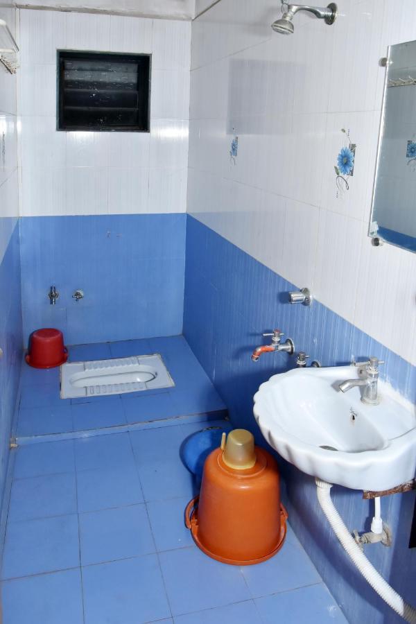 Hotel Temple Sai Shirdi Buitenkant foto