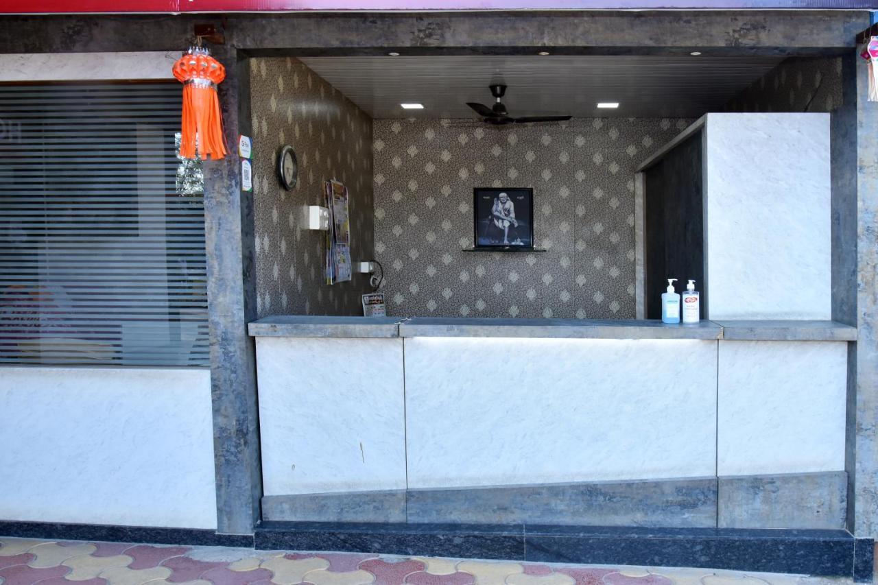 Hotel Temple Sai Shirdi Buitenkant foto