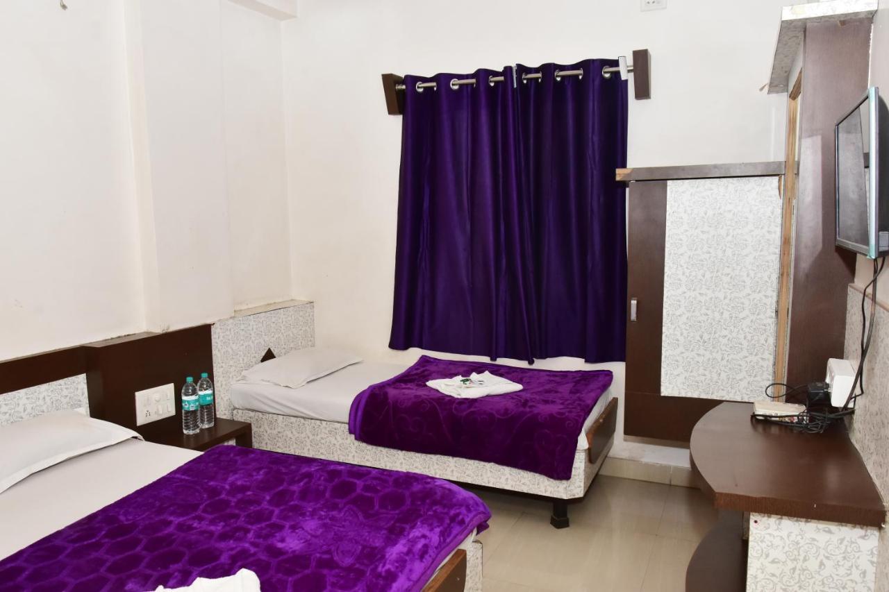 Hotel Temple Sai Shirdi Buitenkant foto