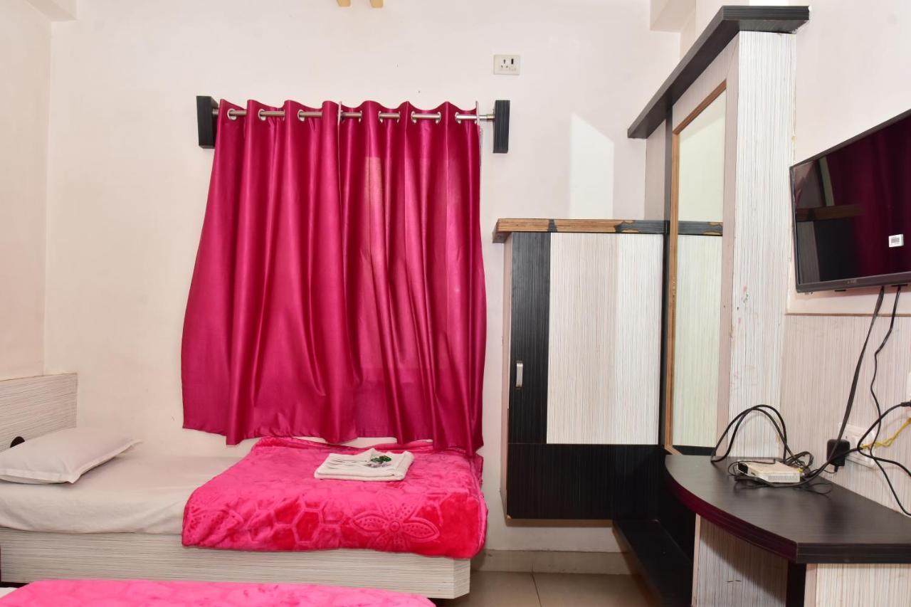 Hotel Temple Sai Shirdi Buitenkant foto