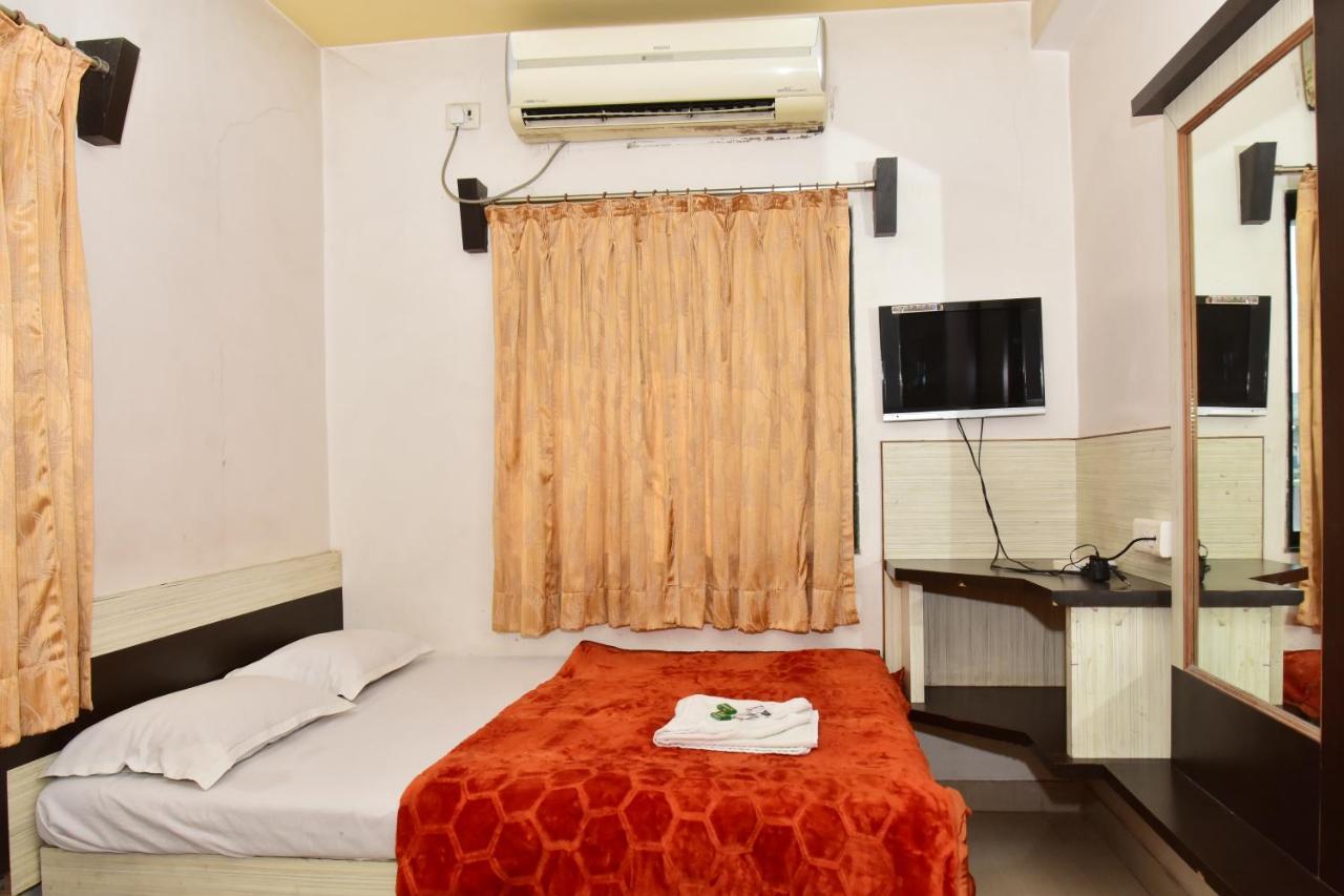 Hotel Temple Sai Shirdi Buitenkant foto