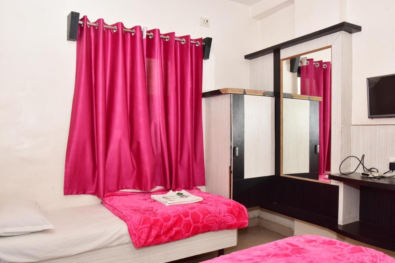 Hotel Temple Sai Shirdi Buitenkant foto